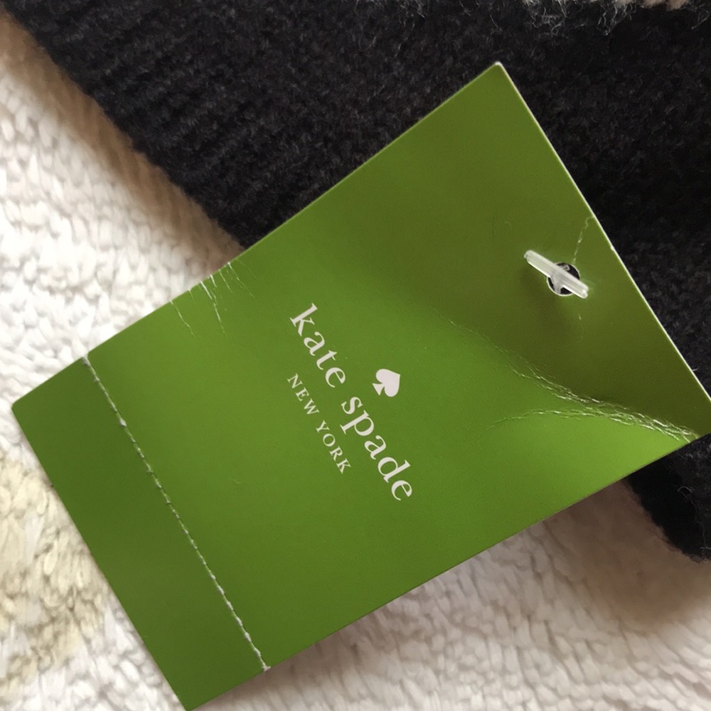 🚖Kate Spade Taxi! Speech Bubble 🚖 Beanie NWT black + black pompom - Picture 15 of 16
